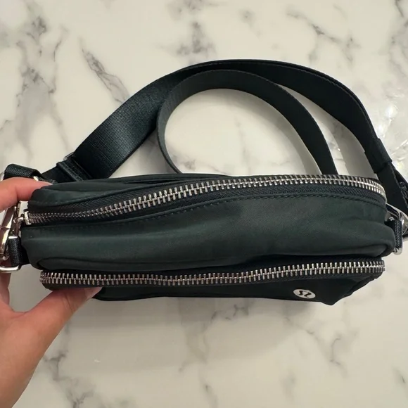 Lululemon Everywhere Crossbody Bag 2L, metal hardware, Legacy Green/Silver - Picture 8 of 8